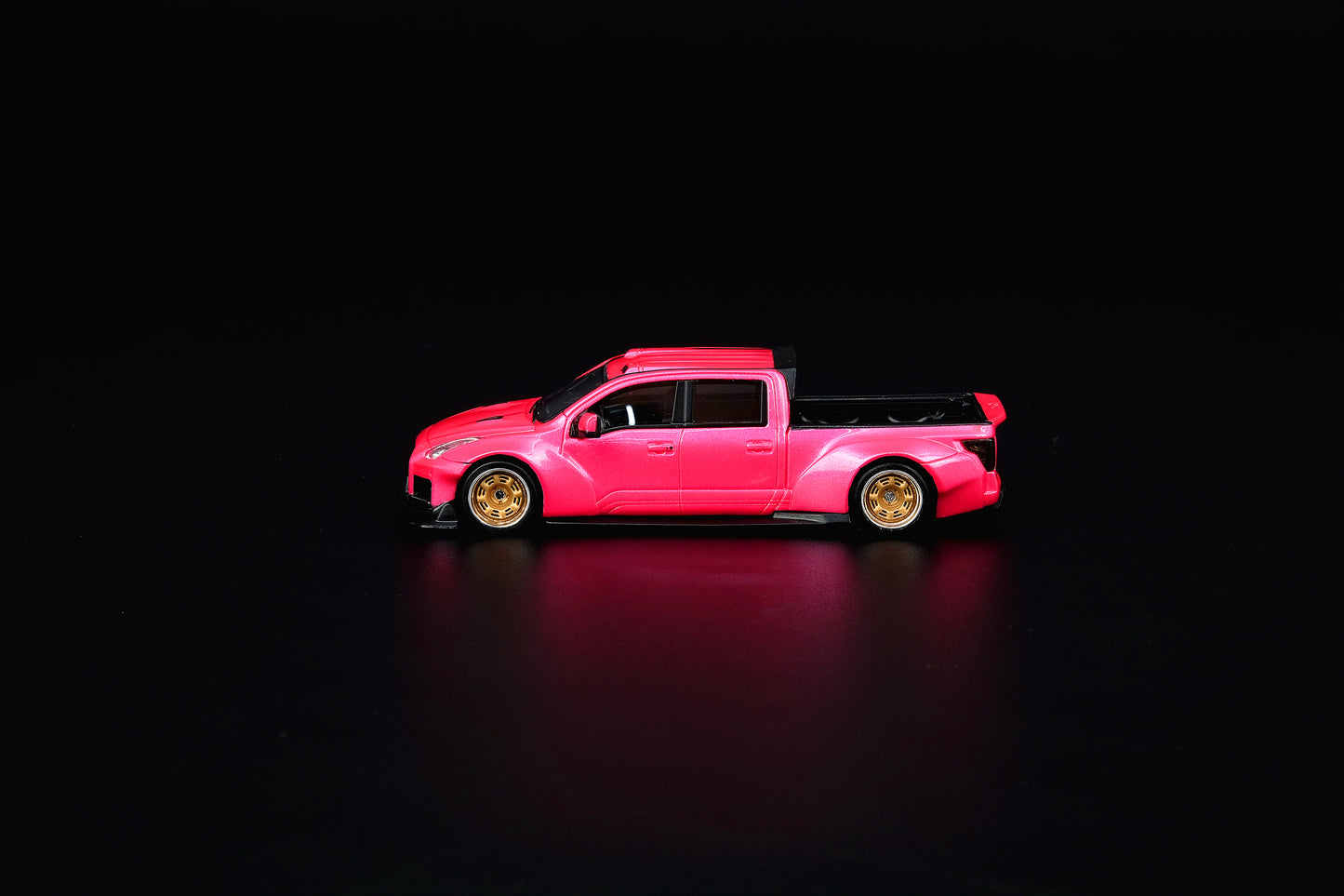 1/64 Nissian Godzilla Pick Up Truck - Pink